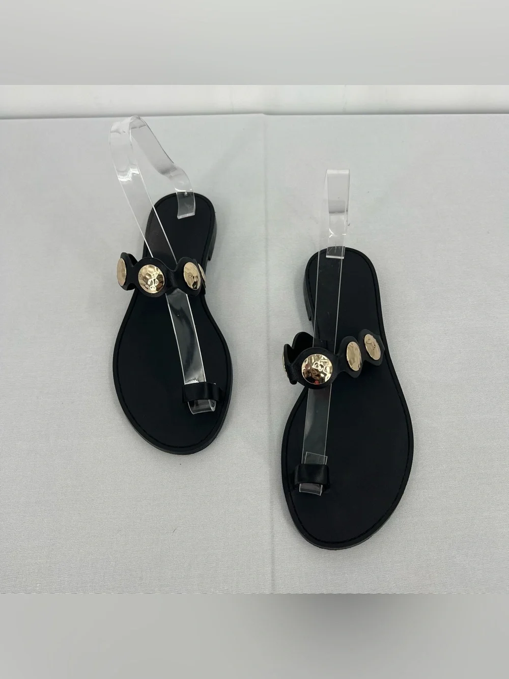 Black Gold accent Leather Toe Ring Sandals 6 old money resort euro summer - Picture 6 of 16